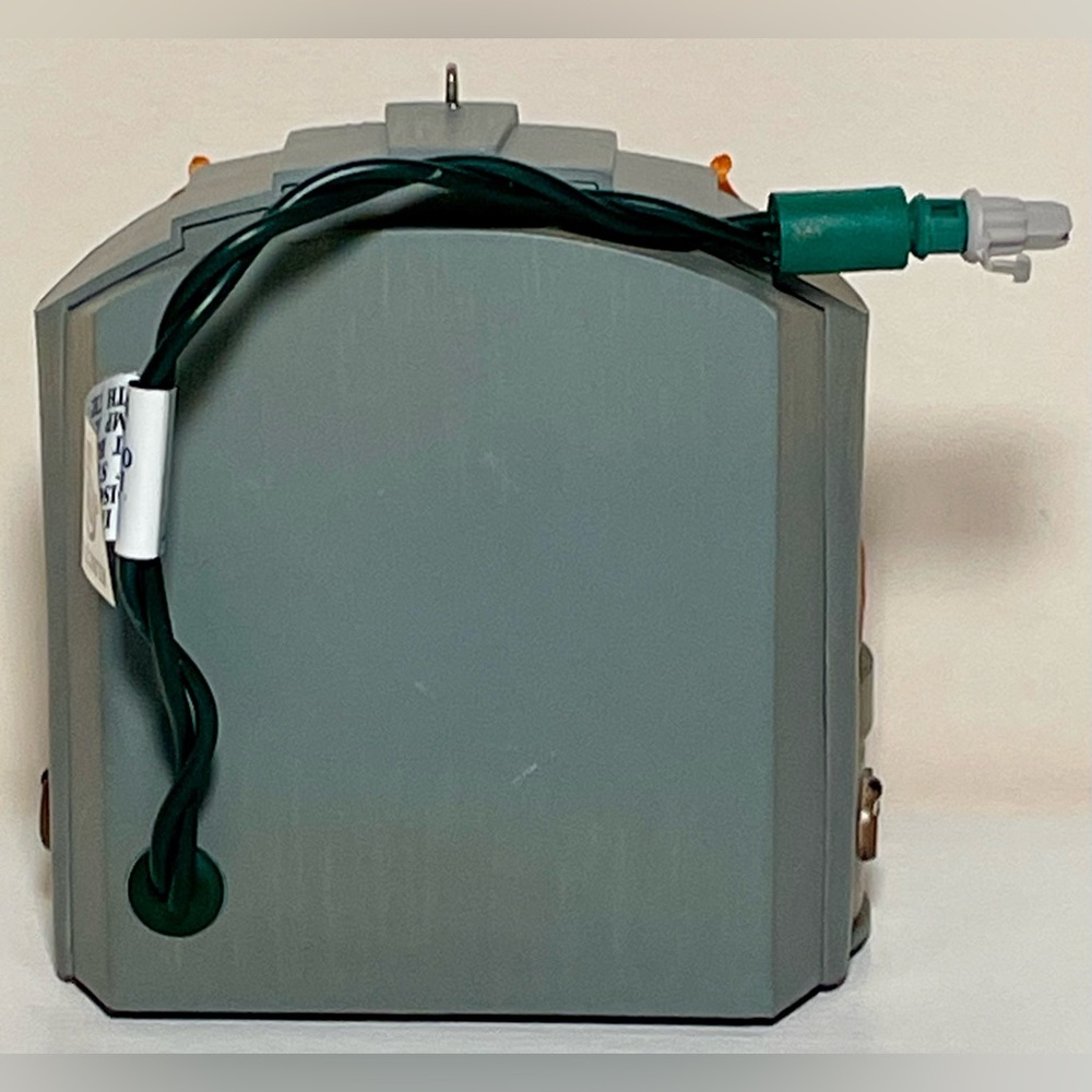 Hallmark Keepsake “I'm Melting! Melting!” Wizard of Oz Ornament - Picture 4 of 12